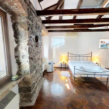 Mansarda Vista Mare San Michele 24 Apartment *