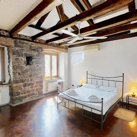 Mansarda Vista Mare San Michele 24 Apartment *